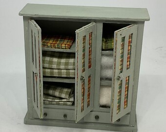 Dolls House Miniatures - 1/24th / 1:24th / Half Inch Scale Linen Cupboard