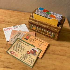 Dolls House Miniatures - 1/12th Recipe Box and cards