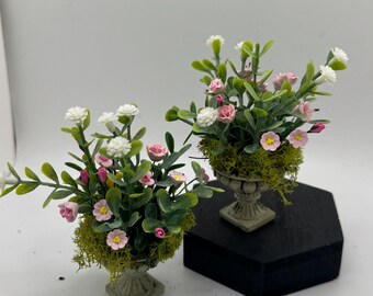 Dolls House Miniatures - Urn Planter x1