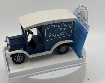 Dolls House 1/48th / 1:48 /Quarter Scale - Shop Van