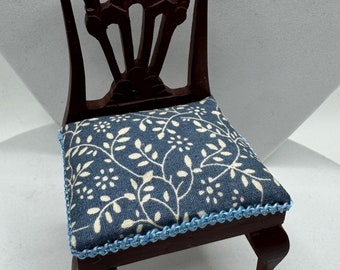 Dolls House Miniatures - 1/12 occasional side chair