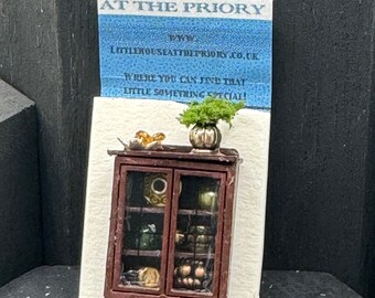 Dolls House  1/48th Curio Cabinet