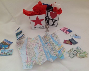 Dolls House Miniatures - 1/12th World Series travellers set - New York, San francisco, Toronto, Scotland