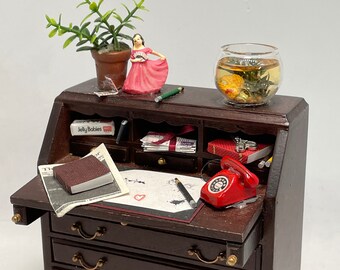 Dolls House Miniatures - 1/12th Desk & Accessories