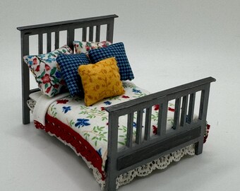 DOLLS HOUSE MINIATURES -   1/24th / 1:24th / Half Inch Scale  - double bed
