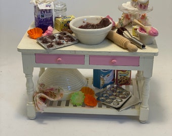 DOLLS HOUSE MINIATURES - 1/12th " Cupcakes " Preparation Table