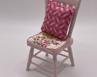 Dolls House Miniatures - 1/12th pink Chair