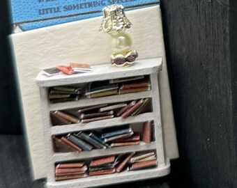 Dolls House  1/48th Bookcase x1