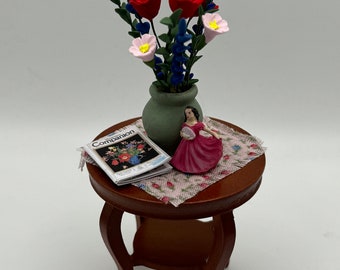 Dolls House Miniatures - 1/12 Round Side Table with flowers 9 (4 options)