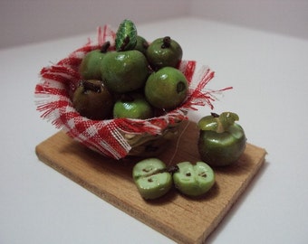 Dolls House Miniatures - 1/12th Apple Basket