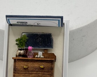 Dolls House 1/48th / 1:48 /Quarter Scale - dressing table