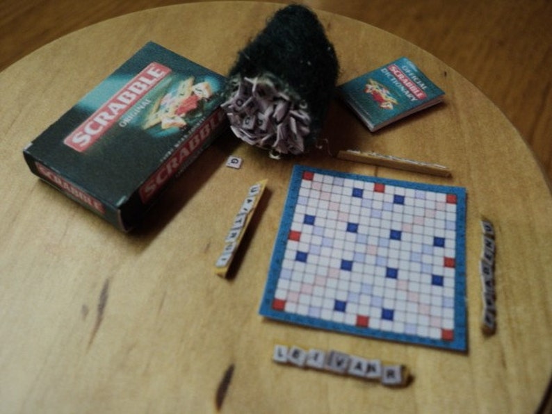 DOLLS HOUSE MINIATURES Scrabble image 1