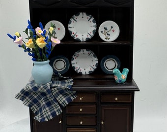 Dolls House Miniatures - 1/12 dresser / hutch