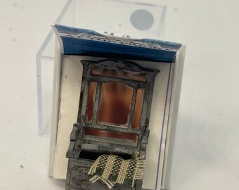Dolls House 1/48th - Hall Stand seat