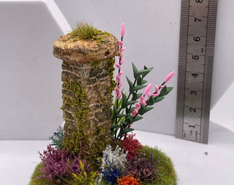 Dolls House Miniatures - Stone Pillar with flowers