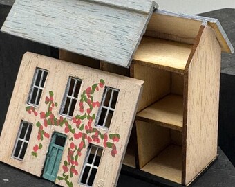 Dolls House Miniatures - 1/12th / 1:12 /  Inch Scale DollsHouse x1