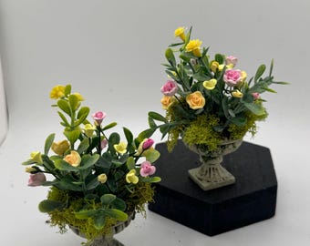 Dolls House Miniatures - Urn Planter x1