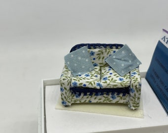 Dolls House   Dressed 1/48th sofa