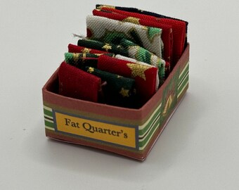 DOLLS HOUSE MINIATURES - Christmas fat 1/4s  box x1