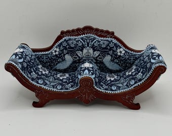 Dolls House Miniatures - 1/12th William Morris fabric elegant Sofa