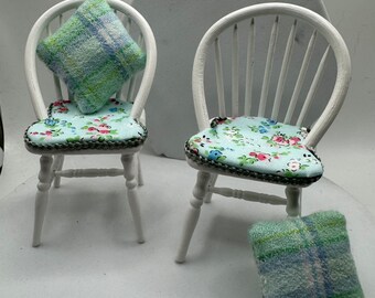 Dolls House Miniatures - 1/12 occasional side chair x1