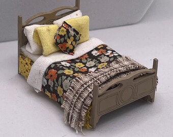Dolls House Miniatures ( 1/48th - 1:48 - 1/4" - Quarter Inch Scale ) - Double Bed - Hazel