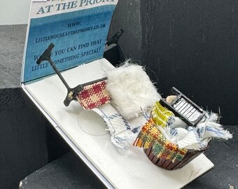 Dolls House  1/48th Wash Tub and Drying Rack