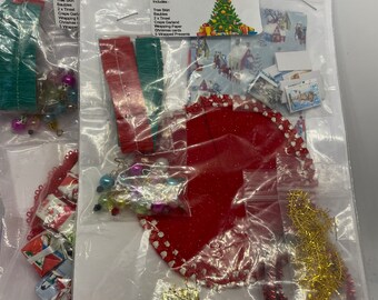 Dolls House Miniatures  - 1/12th Christmas Decorations Accessories Pack