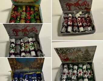 DOLLS HOUSE MINIATURES - 1/12th scale (1 inch) christmas crackers in box  (6 options)