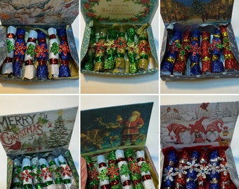DOLLS HOUSE MINIATURES - 1/12th scale (1 inch) christmas crackers in box  (6 options)