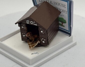 Dolls House 1/48th / 1:48 /Quarter Scale - dog kennel