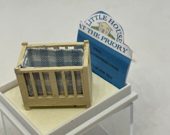 Dolls House 1/48th - Cot - CREAM