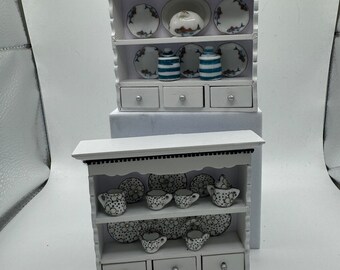 DOLLS HOUSE MINIATURES - 1/12th Kitchen Wall Shelf x1 (2 options)