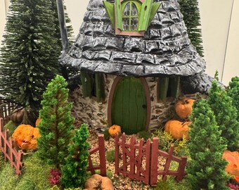 Dolls House Miniatures ( 1/48th - 1:48th - 1/4" - Quarter Inch Scale )  Pumpkin Cottage - OOAK