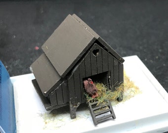 Dolls House Miniatures ( 1/48th - 1:48th - 1/4" - Quarter Inch Scale )Luxury Dressed   Chicken Coop -