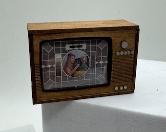 Dolls House Miniatures - 1/12th Television /TV