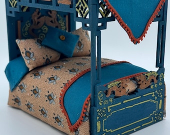 DOLLS HOUSE MINIATURES -   1/24th / 1:24th / Half Inch Scale  - four poster bed