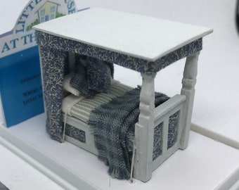 Dolls House Miniatures ( 1/48th - 1:48 - 1/4" - Quarter Inch Scale )  - Handmade  four poster bed