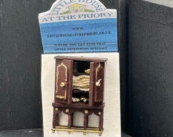Dolls House  1/48th Period Cabinet