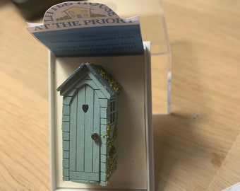 Dolls House Miniatures ( 1/48th - 1:48th - 1/4" - Quarter Inch Scale ) Luxury Dressed   Potting Shed