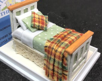 Dolls House Miniatures ( 1/48th - 1:48 - 1/4" - Quarter Inch Scale )  - Hand Made    - Single Bed - HELENA -