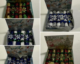 DOLLS HOUSE MINIATURES - 1/12th scale (1 inch) christmas crackers in box  (6 options)