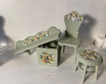 DOLLS HOUSE MINIATURES - Pale Green Rosy Wooden Accessories