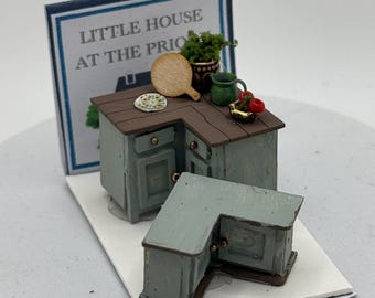 Dolls House 1/48th / 1:48 /  Quarter Scale  corner kitchen unit Cupboard and Wall unit