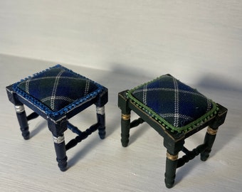 Dolls House Miniatures - 1/12th Tartan footstool x1 (2 options)