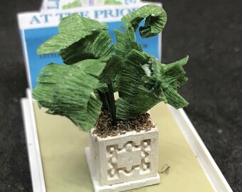 Dolls House Miniatures - Hand Painted Pretty (1/48th,1/4inch, quarter scale) Floor Standing House Plant -