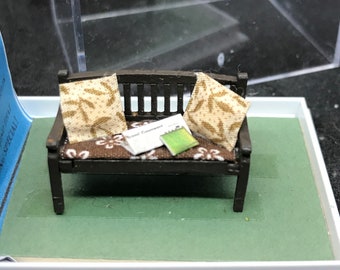 Dolls House Miniatures ( 1/48th - 1:48th - 1/4" - Quarter Inch Scale )  garden Bench Seat   -
