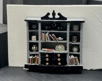 DOLLS HOUSE MINIATURES - 1/48 - 1:48 - 1/4" - Quarter Inch Scale - Bookcase / Display Cabinet