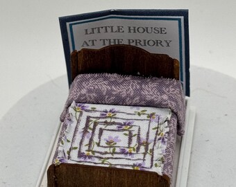 Dolls House 1/48th / 1:48 /Quarter Scale - Double  bed