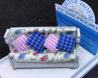 Dolls House 1/48th - Bench Seat   -